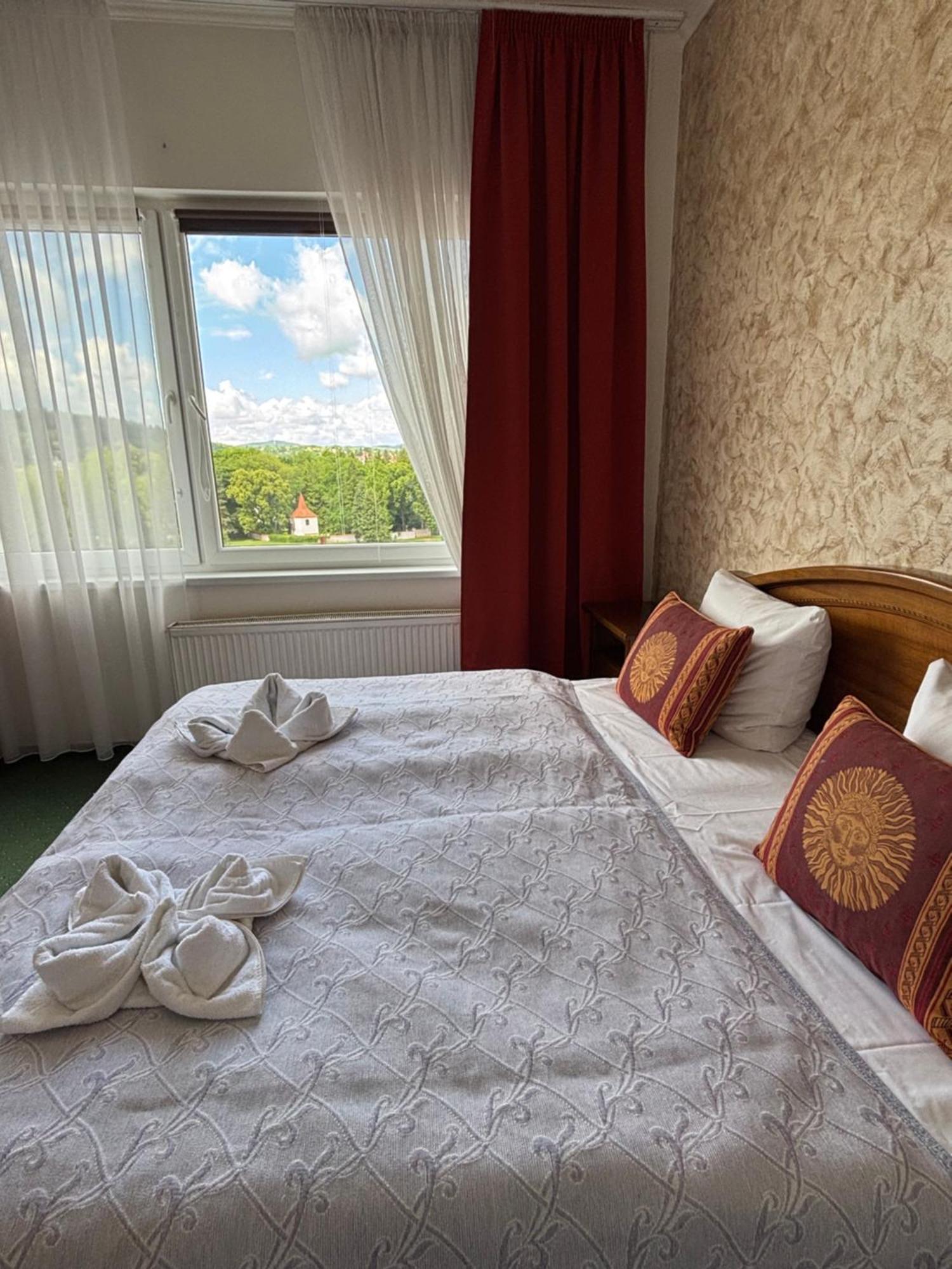 Hotel Bila Ruze Písek Eksteriør billede